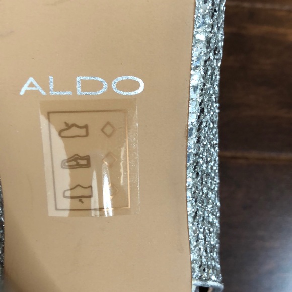 Aldo Silver Shinny Heels - Picture 5 of 5